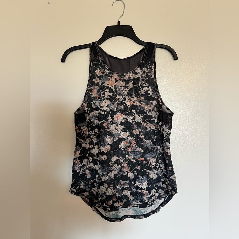Lululemon tank top